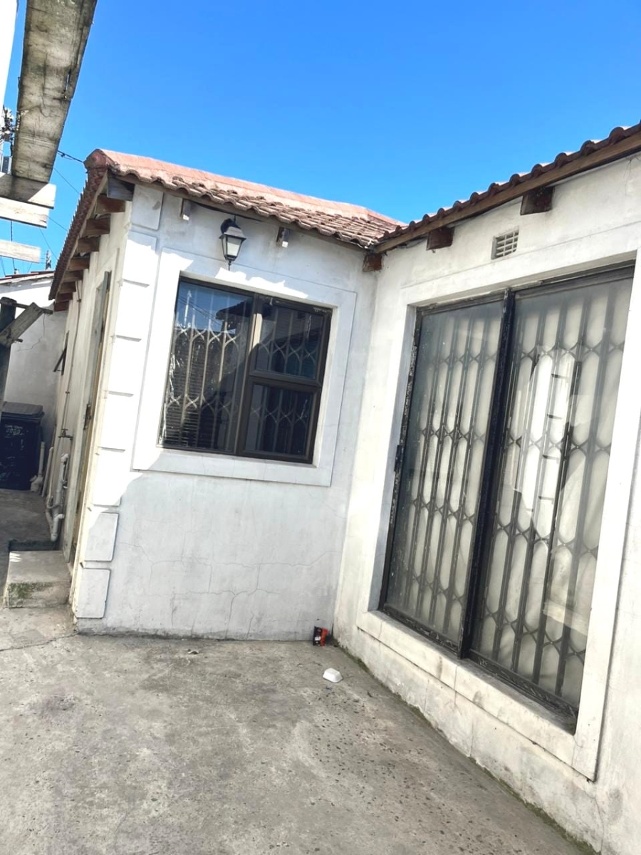 2 Bedroom Property for Sale in Philippi Western Cape